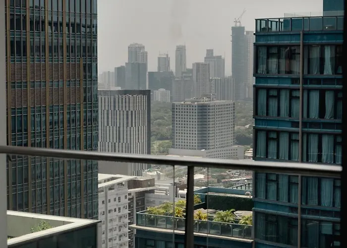 Family 2 Bedroom And 1 Living With Balcony - One Uptown, Bgc * Manila