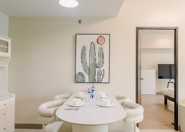 Apartment Family 2 Bedroom And 1 Living With Balcony - One Uptown, Bgc *