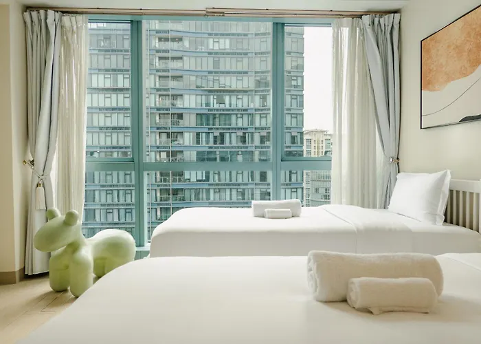 Family 2 Bedroom And 1 Living With Balcony - One Uptown, Bgc Manila