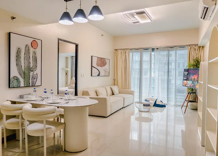Family 2 Bedroom And 1 Living With Balcony - One Uptown, Bgc Apartment *