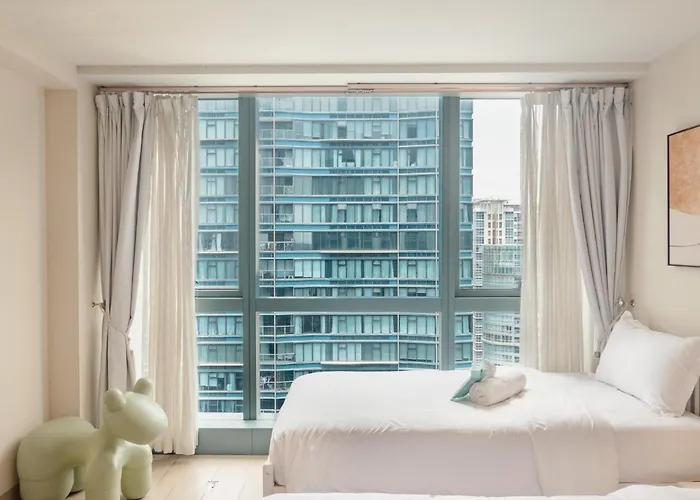 Family 2 Bedroom And 1 Living With Balcony - One Uptown, Bgc Apartment Manila