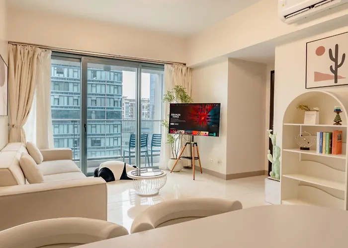 Family 2 Bedroom And 1 Living With Balcony - One Uptown, Bgc Apartment *